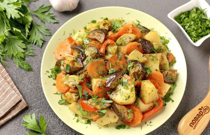 1. Этап. Запечённые овощи в мультиварке: Запечённые овощи в мультиварке готовы. Аккуратно разрежьте рукав, и переложите овощи на тарелки. Приятного аппетита!