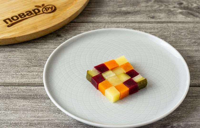 1. Этап. Винегрет Кубик рубик: Сделайте квадрат 4 на 4, затем выложите еще 3 таких слоя.