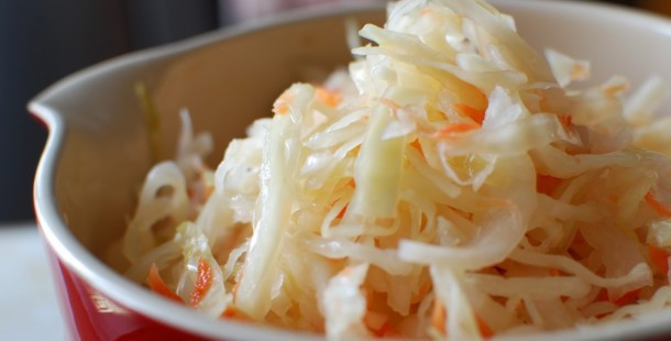 1. Этап. Маринованная ранняя капуста на зиму: 4. Готово! Такую капусту до полного остывания храните в перевернутом виде, укутав в одеяло. А когда остынет, переместите банку в погреб или в кладовку до зимы. Готово!