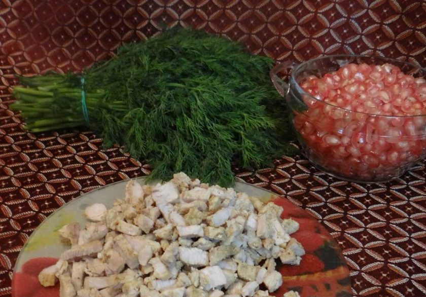 1. Этап. Салат Гранатовый браслет: 4. Обжаренное мясо должно хорошо остыть и только после этого начинаем формировать наш салат.