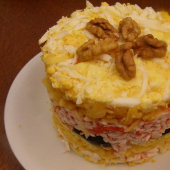 Салат Любимый с черносливом