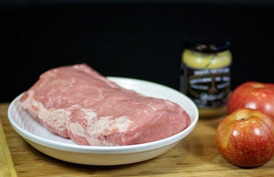 1. Этап. Рулет с сюрпризом: 1. Вот и все ингредиенты, которые вам понадобятся, чтобы накормить и удивить одновременно своих гостей и близких.