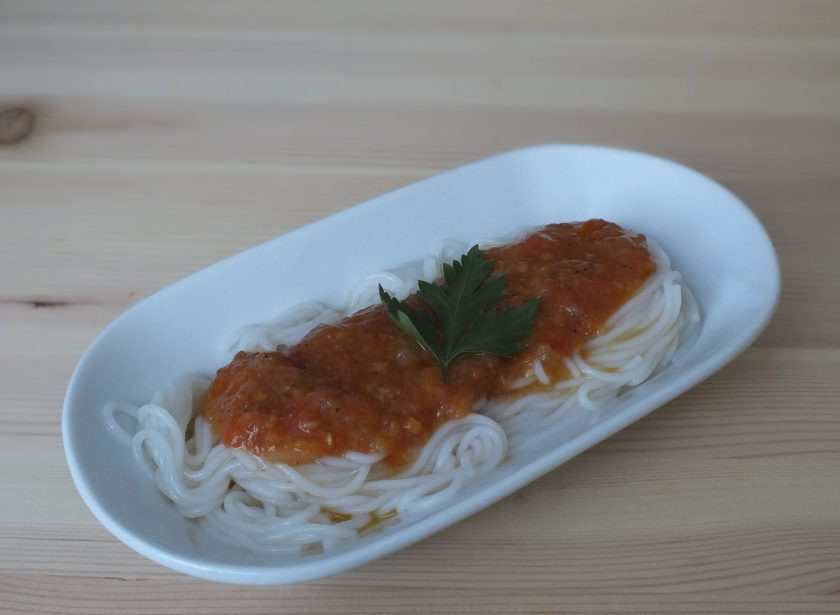 1. Этап. Диетическая подлива: Дополните гарнир горячей подливой и подавайте на стол.