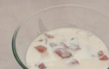 1. Этап. Индейка в кефире в мультиварке: Затем нужно залить мясо кефиром и поставить его в холодильник минимум часа на 2.