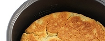 1. Этап. Белый хлеб в мультиварке: 6. Переворачиваем, и запекаем примерно столько же. Проверяем на готовность спичкой.