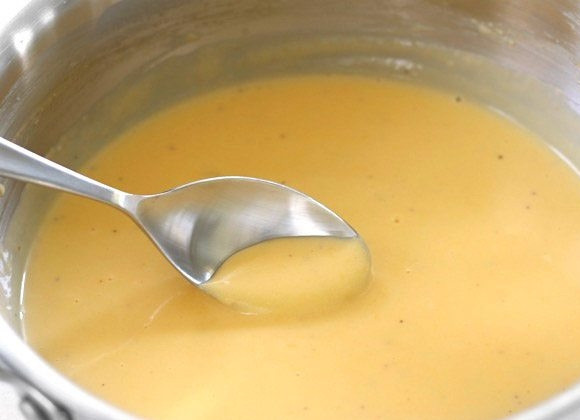 1. Этап. Запеченный картофель с брокколи и сыром: 6. После добавления сыра у вас должен получиться густой и толстый слой расплавленного сыра.