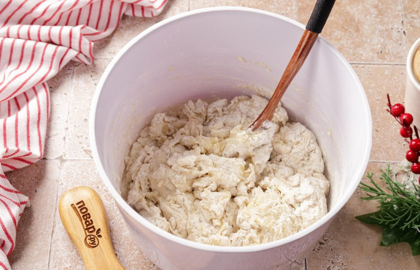 1. Этап. Новогодний пирог Змейка: У меня обычно уходит 350-400 грамм, но может понадобиться и чуть меньше или больше.