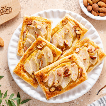 Слойки с грушами и орехами