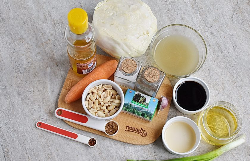 1. Этап. Китайский салат из капусты: Подготовьте ингредиенты.