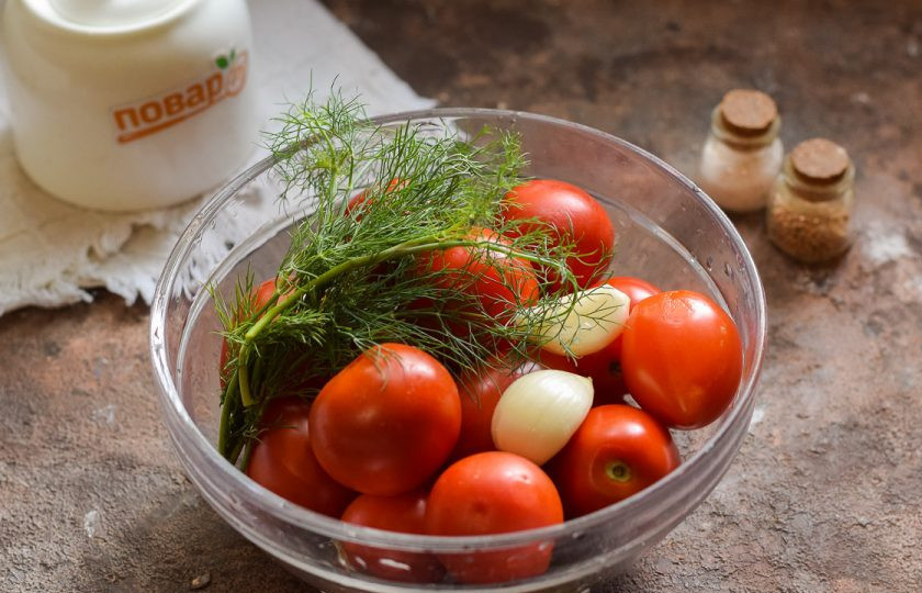 1. Этап. Помидоры без кислоты на зиму: Подготовьте ингредиенты.