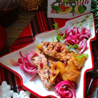 Индейка с ананасами на гриле