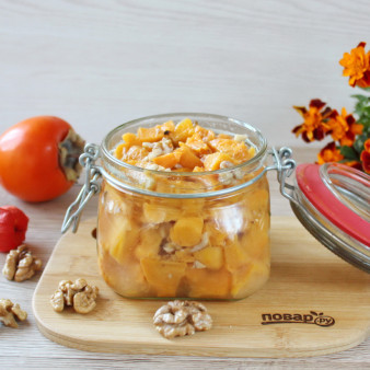 Варенье из хурмы с орехами