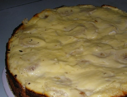 1. Этап. Творожный пирог с бананами: Ставим в разогретую до 200 градусов духовку на 30 минут. Разрезаем пирог на кусочки, когда он остынет, и пробуем.