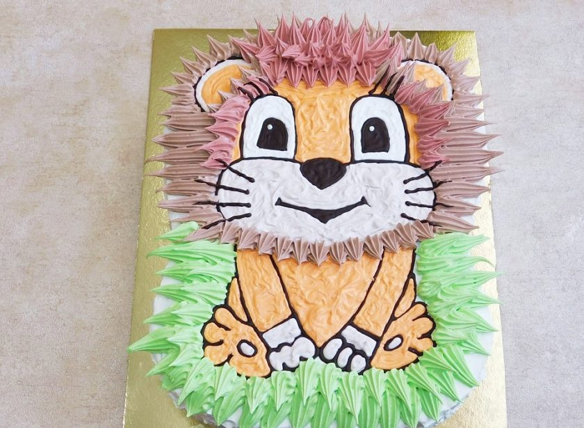 1. Этап. Торт Львенок: Готовый торт поставьте в холодильник для пропитывания и застывания.