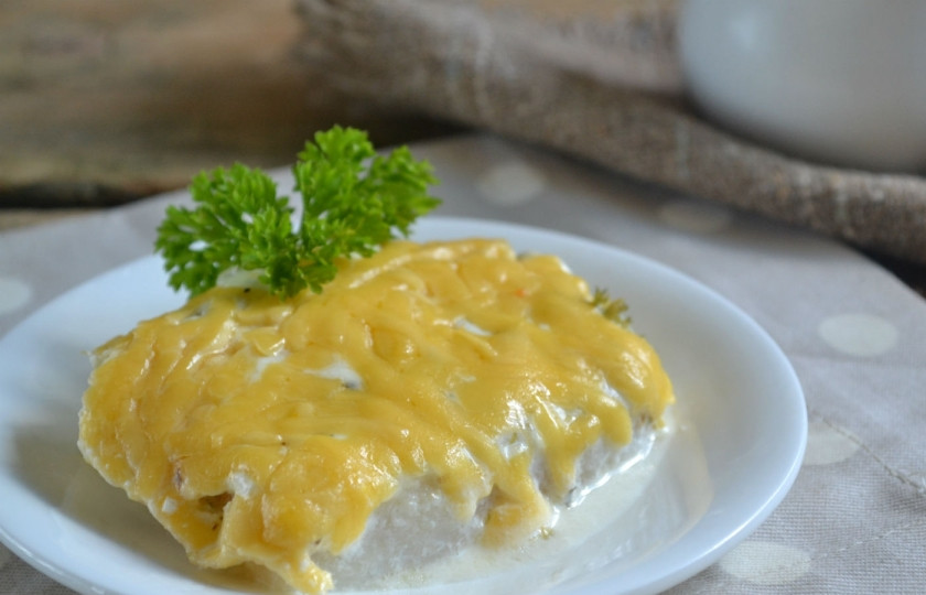 1. Этап. Рыба, запеченная под сметанным соусом: Рыба, запеченная под сметанным соусом, готова! Приятного аппетита!