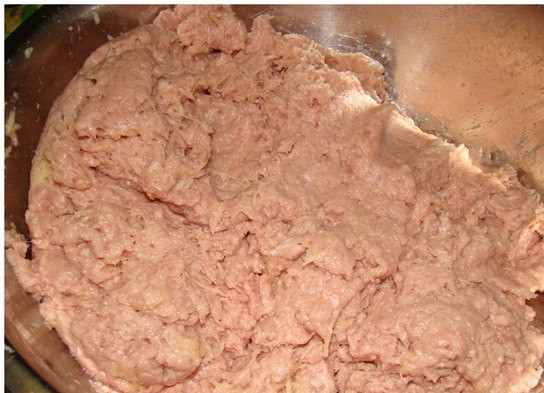 1. Этап. Вафельные котлеты: 5. Все хорошо перемешать и дать фаршу постоять около 15-20 минут.