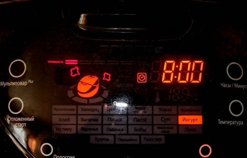 1. Этап. Йогурт в мультиварке на кефире: Выберете программу 