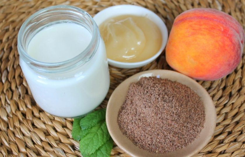 1. Этап. Полезный коктейль из йогурта с персиком и семенами льна: Подготовим ингредиенты для коктейля.