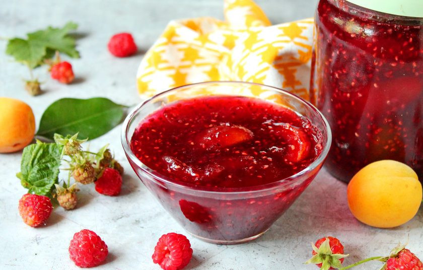 1. Этап. Варенье из малины с абрикосами: Приятных заготовок!