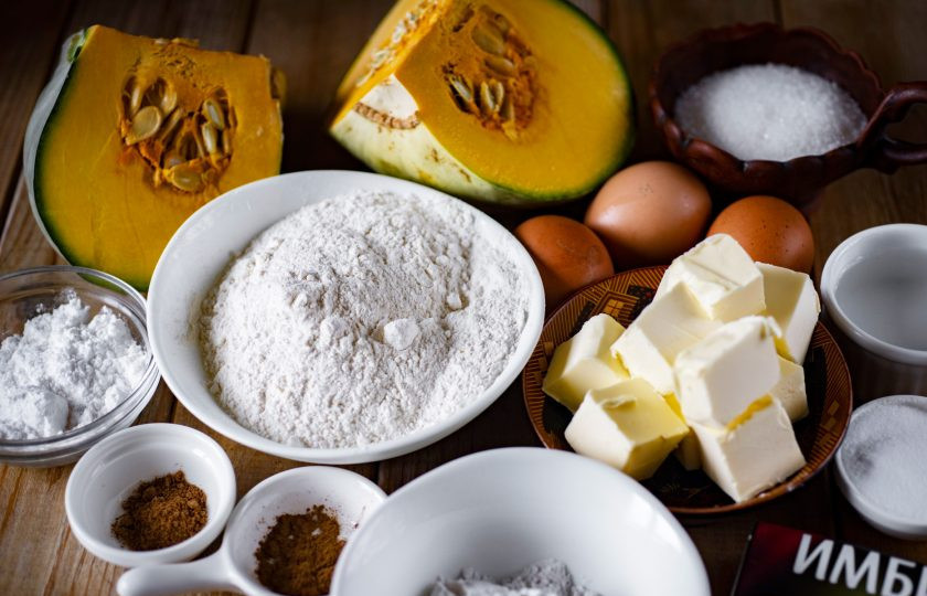 1. Этап. Тыквенный пирог классический: Все ингредиенты выложите на стол.