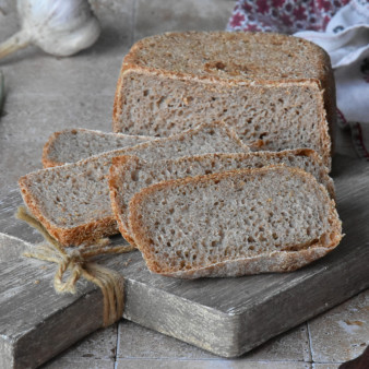 Цельнозерновой хлеб на закваске в хлебопечке