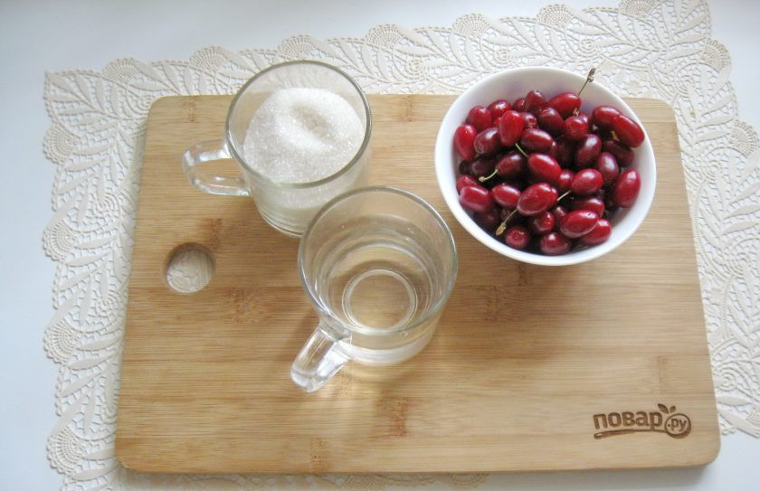1. Этап. Морс из кизила: Подготовьте ингредиенты для приготовления морса.