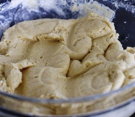 1. Stage. Snickerdoodle Cookies: The dough should be wet. Refrigerate for an hour.