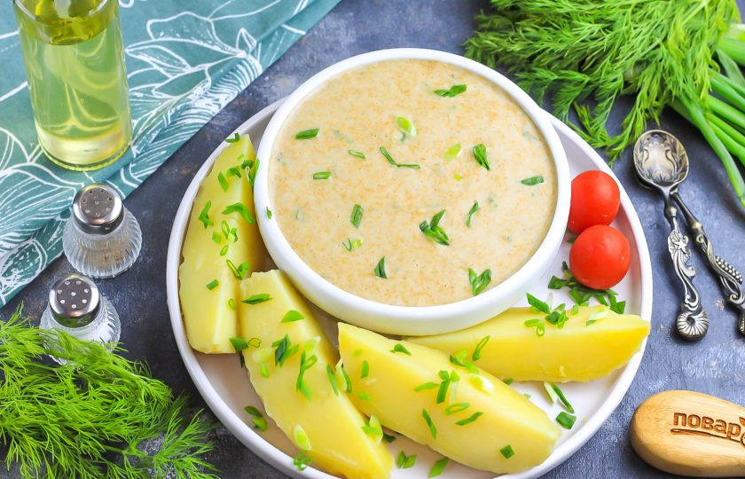 1. Этап. Взбитая икра карася: Но самой вкусной взбитая икра становится на следующий день после взбивания — она вбирает в себя луковый аромат. Подавайте ее охлажденной с горячей отварной картошкой, ломтиками хлеба, тостами и т.д.