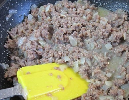 1. Этап. Начинка для пирожков с мясом: Вот такой готовый фарш получается. Прежде чем делать пирожки, дайте начинке остыть.