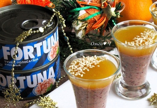 1. Этап. Веррины Тунец и манго: Кстати, если не найдете конжак или пектин, то просто приготовьте желе из сока манго на основе желатина или агар-агара.