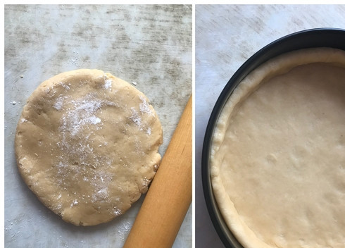 1. Этап. Песочный пирог с сыром: 7. Тесто достаем из холодильника, раскатываем лепешку примерно на 3 см больше по диаметру, чем размер формы ( у меня 26 см.). Выкладываем тесто в форму, формируя небольшие бортики.