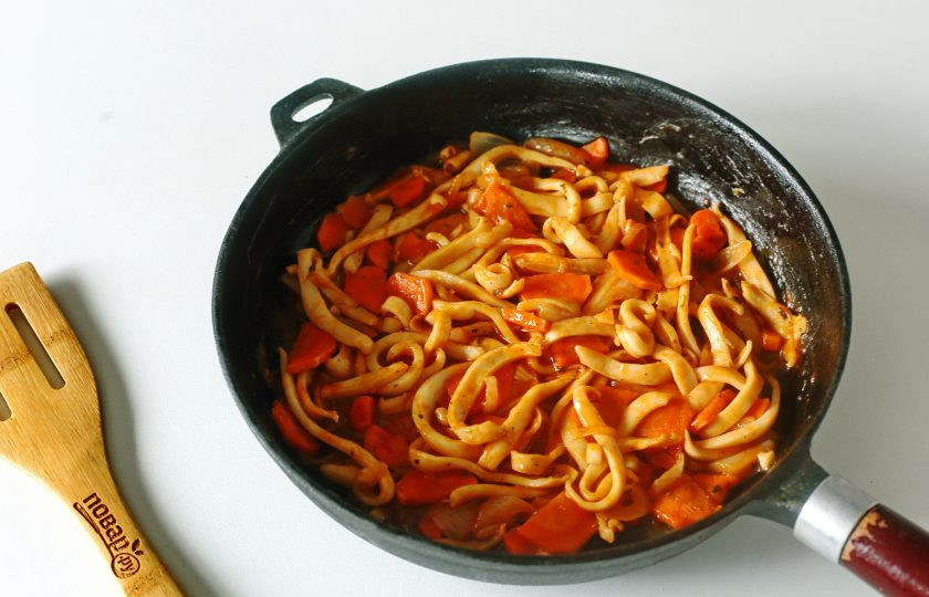 1. Этап. Паста с кальмарами в томатном соусе: Кальмары в томатном соусе готовы.