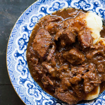 Говядина, тушеная в пиве