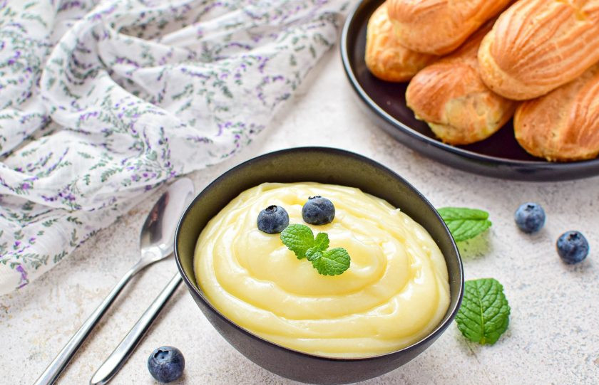 1. Этап. Французский крем для эклеров: Остывший крем станет еще гуще. Используйте его для наполнения эклеров. Приятного угощения!