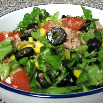 Салат из тунца консервированного