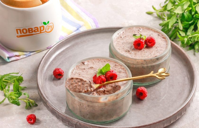 1. Этап. Шоколадный чиа-пудинг с йогуртом: Пудинг получится густым и очень вкусным!