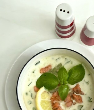 1. Этап. Холодный суп из цуккини и горошка: Точно также подать второй вариант супа.