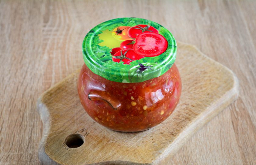 1. Этап. Аджика Чертополох: Закатайте крышками и готово. Выход такой аджики - 2 баночки по 300 г.