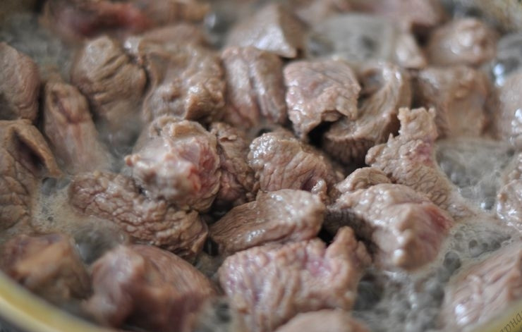 1. Этап. Соус в горшочках: И тоже слегка обжарить.