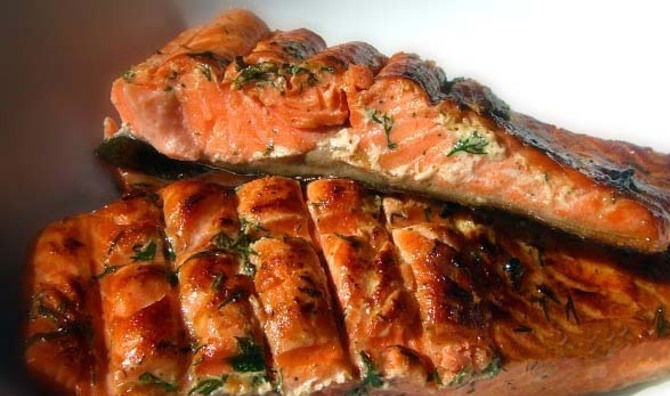 1. Этап. Форель на углях: 3. Готовые кусочки рыбы перекладываем на тарелку и подаем горячими. Приятного аппетита!