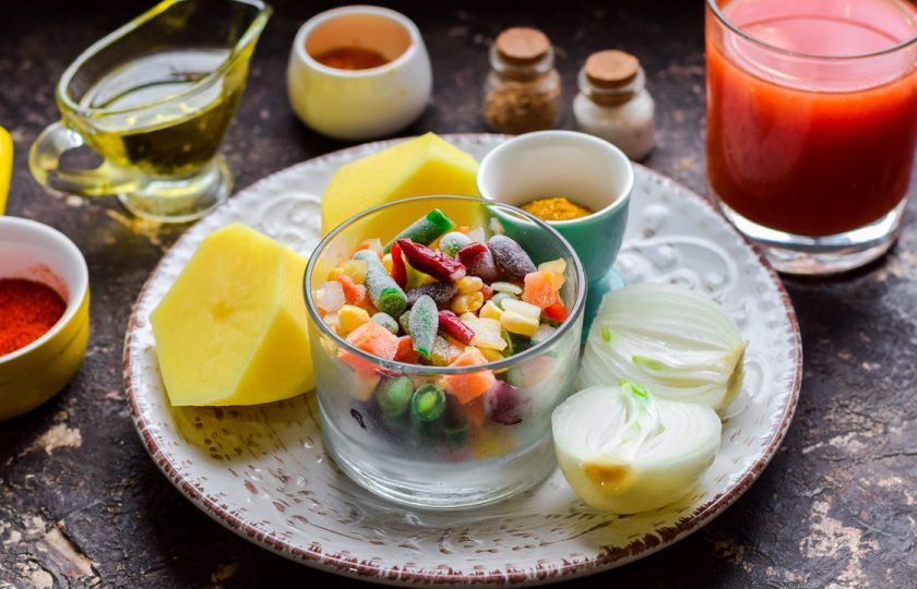 1. Этап. Постный томатный суп: Подготовьте все ингредиенты.