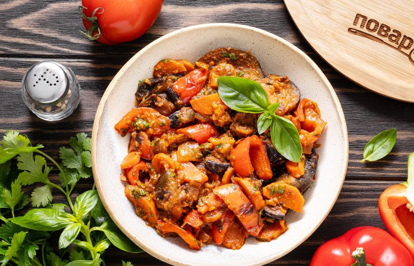 1. Этап. Аджапсандал с баклажаном и чесноком: Аджапсандал с баклажаном и чесноком готов, приятного вам аппетита!