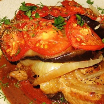 Свинина, запеченная с баклажанами в духовке