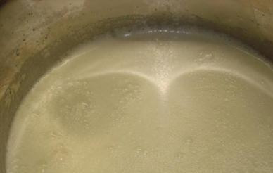 1. Этап. Венское тесто для куличей: Тщательно все это перемешиваем, накрываем полотенцем и ставим в теплое место на 8-10 часов.