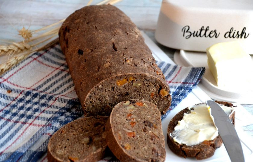 1. Этап. Хлеб Земгальский: Ну а теперь пришло время дегустации этого вкусного и ароматного хлеба. Просто выложите на хлеб кусочек сливочного масла и наслаждайтесь!