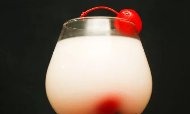 1. Этап. Коктейль Тройка: 4. Вот так выглядит готовый коктейль. Подавать его нужно сразу!