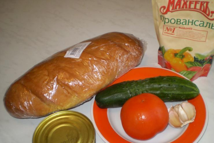 1. Этап. Бутерброды с консервированной рыбой: Подготовить продукты.