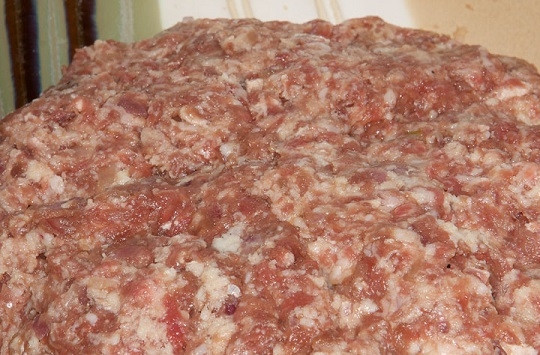 1. Этап. Макароны с котлетами: 4. Перемешайте все до однородности.