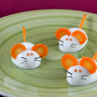 Мышки из вареных яиц