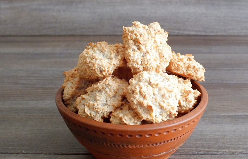 1. Этап. Миндально-кокосовое печенье: Снимите с листа и охладите.